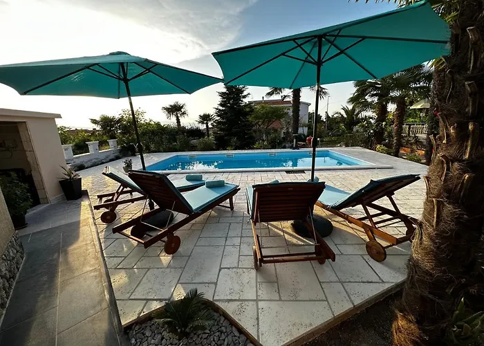 Holiday House Serenity
