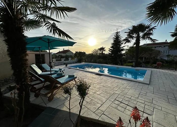 Holiday House Serenity